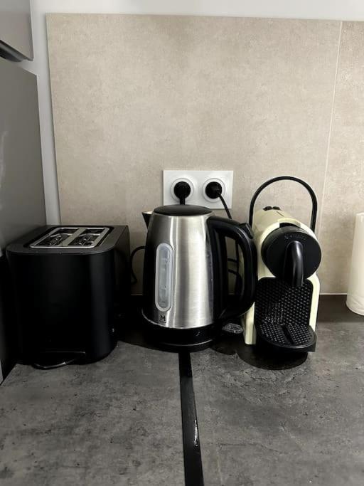 Appartement Centre Ville - Parking Prive - Wifi 尼姆 外观 照片